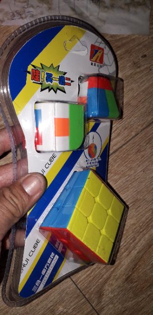 Sét 3 cục rubik 3x3 xoay trơn kèm móc khóa rất đẹp