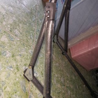 Khung võng sắt phi 32  QUI PHÚC