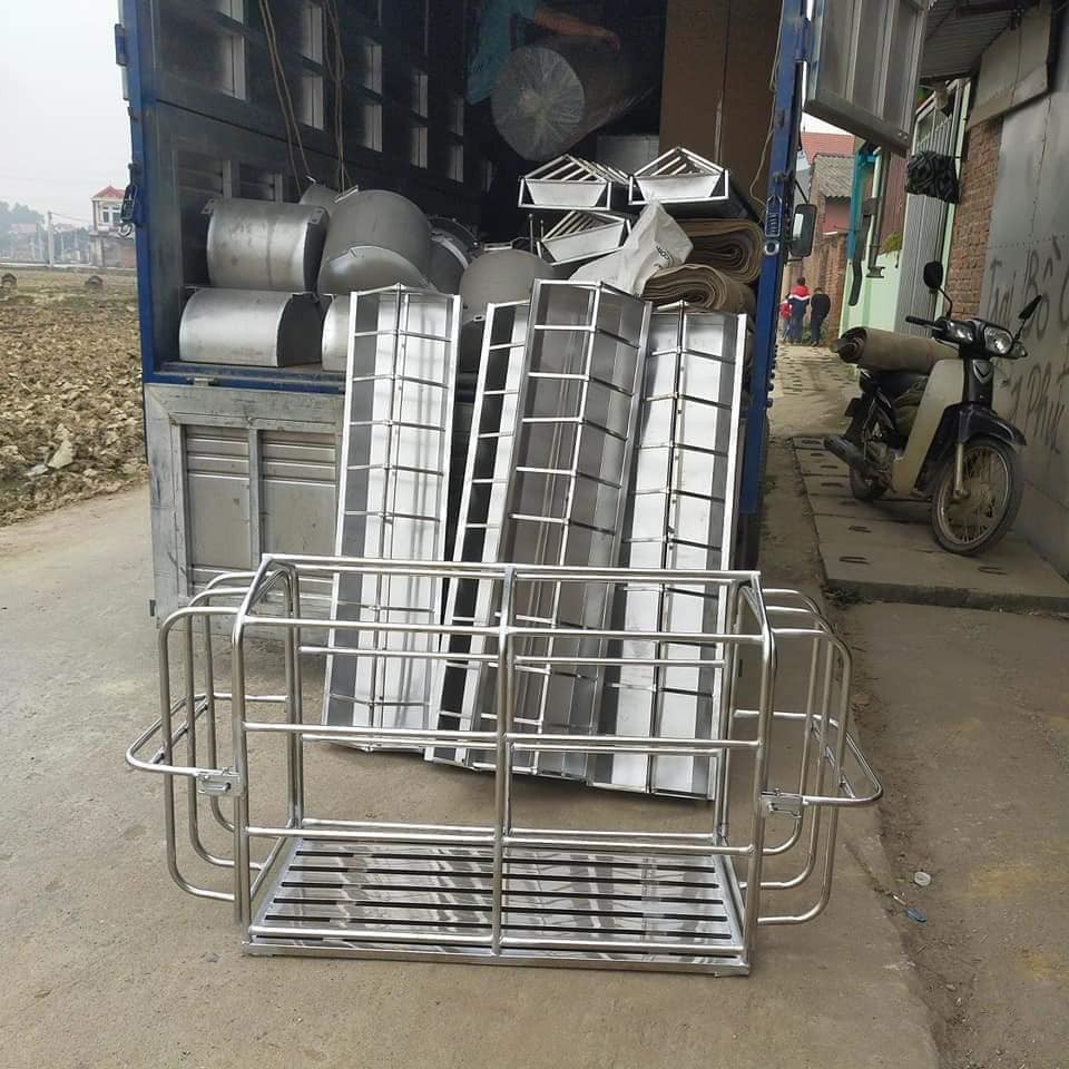 MÁNG TẬP ĂN CHO HEO CON