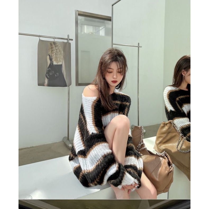 Áo sweater dáng dài họa tiết kẻ sọc màu sắc tương phản thời trang mới 2021 dành cho nữ