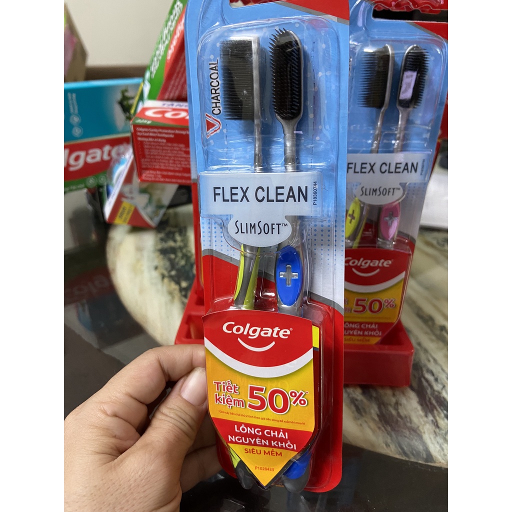 COMBO 2 BÀN CHẢI ĐÁNH RĂNG COLGATE SLIMSOFT FLEX CLEAN CHARCOAL