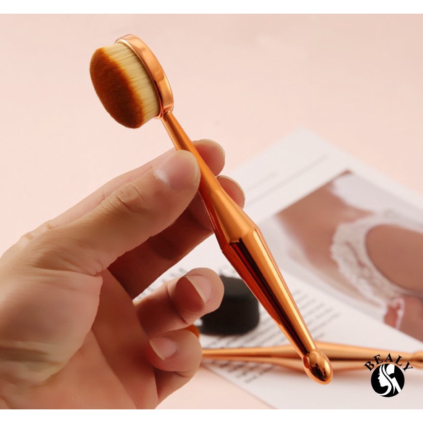 CỌ TRANG ĐIỂM BÀN CHẢI ĐA NĂNG CÁN VÀNG