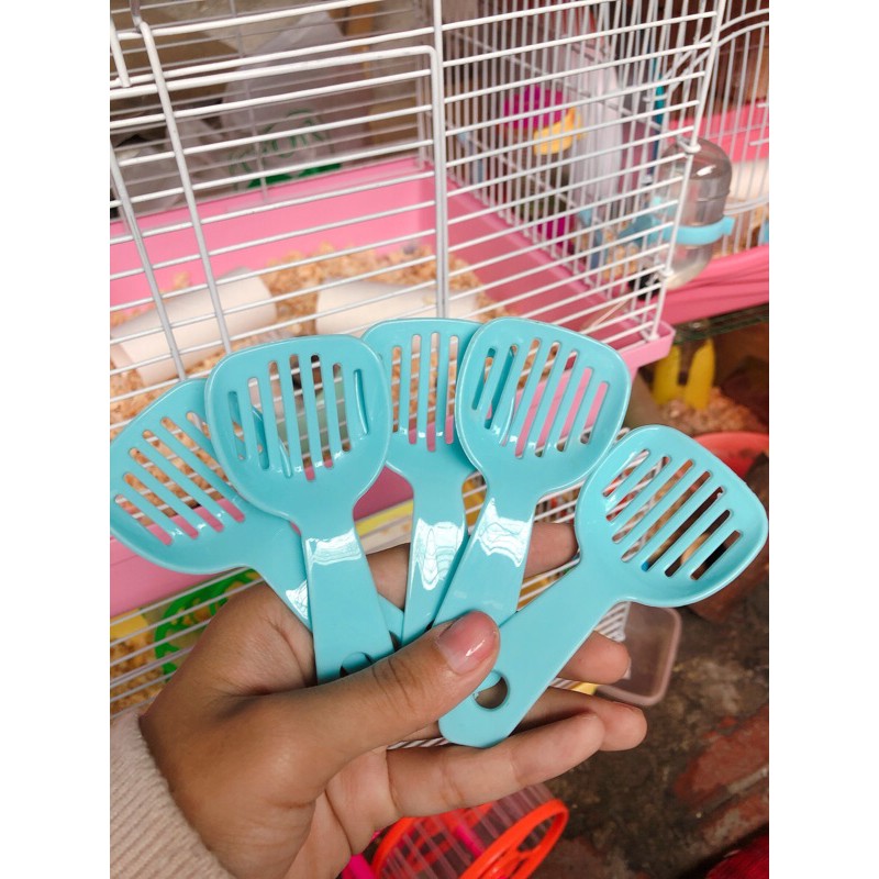 Thìa xúc thức ăn hamster và lọc cát loại đẹp 10x5cm