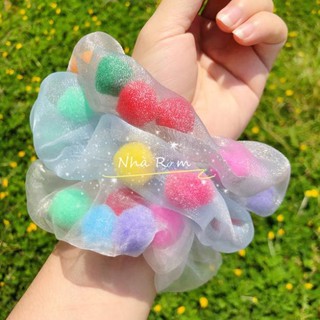 Cột tóc scrunchies pom pom