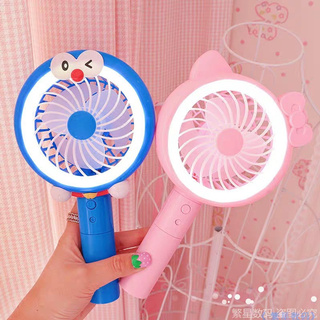 SP1426 Quạt tích điện cầm tay mini hình chú doremon, kitty, ngộ nghĩnh có đế