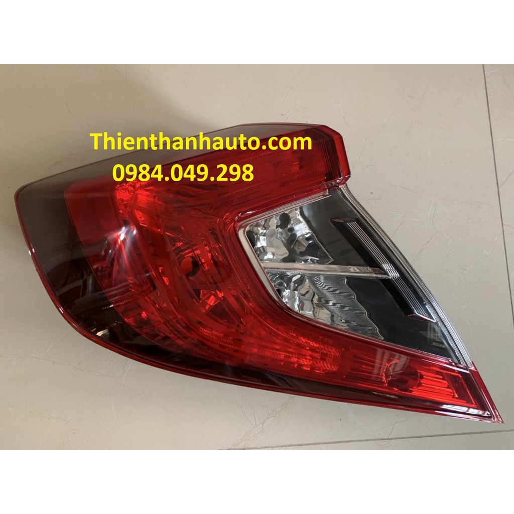 Đèn hậu miếng ngoài Honda Civic 2016 - 2020