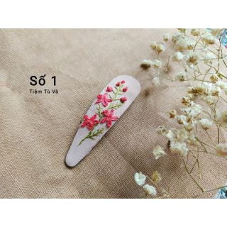 Kẹp tóc thêu tay màu hồng phấn