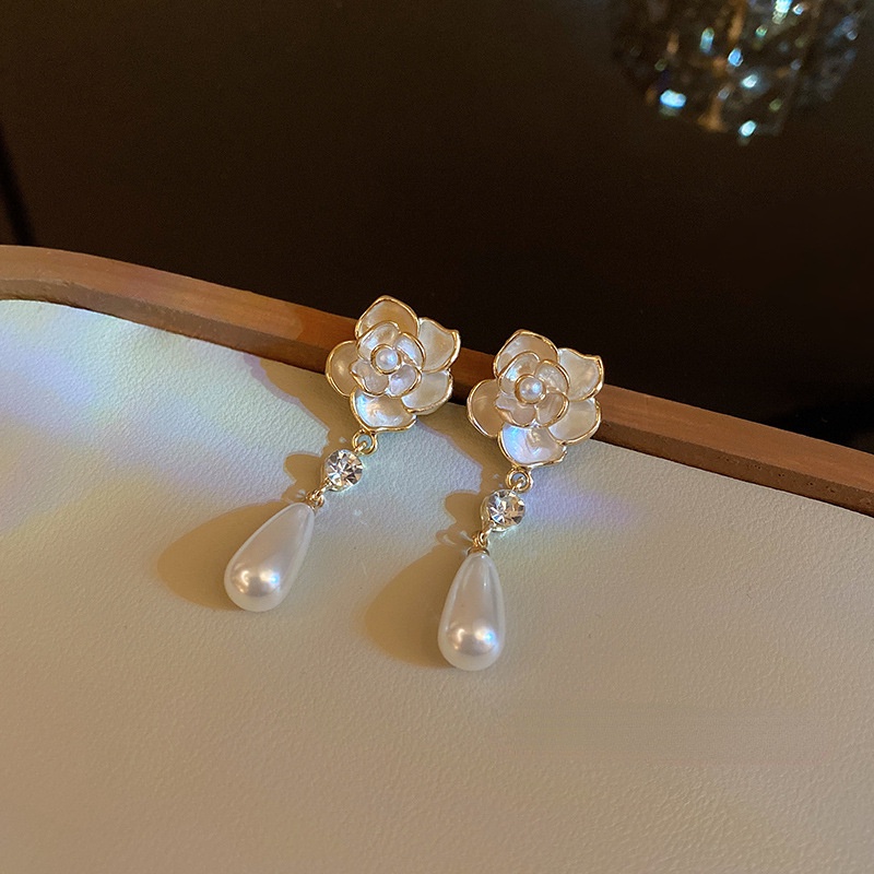 Hoa Tai Dáng Dài Hình Hoa Trà Đính Ngọc Trai Sang Trọng Phong Cách Retro