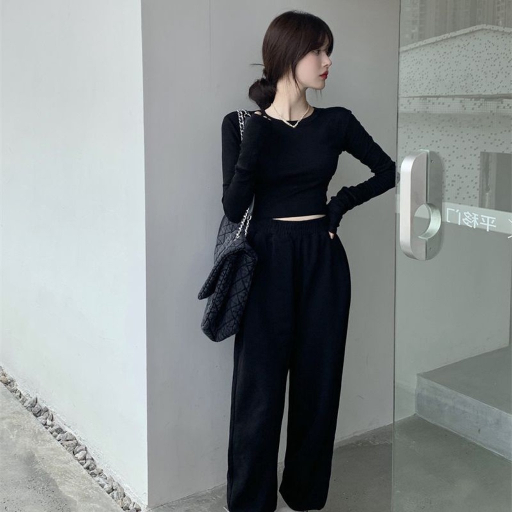 Áo croptop tay dài cổ tròn ôm body , áo thun nữ kiểu phong cách Hàn Quốc