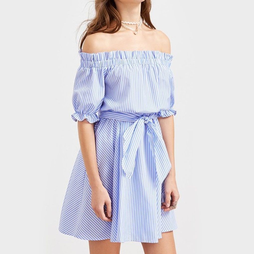 Đầm trễ vai tay lỡ hoạ tiết kẻ sọc màu xanh kèm thắt lưng tôn dáng