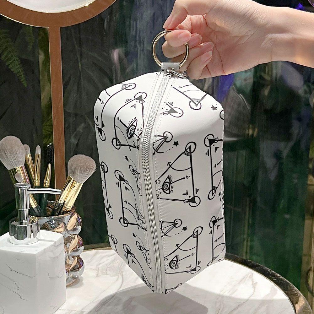 Túi Đựng Mỹ Phẩm In Họa Tiết Dễ Thương Tiện Dụng Mang Theo Du Lịch