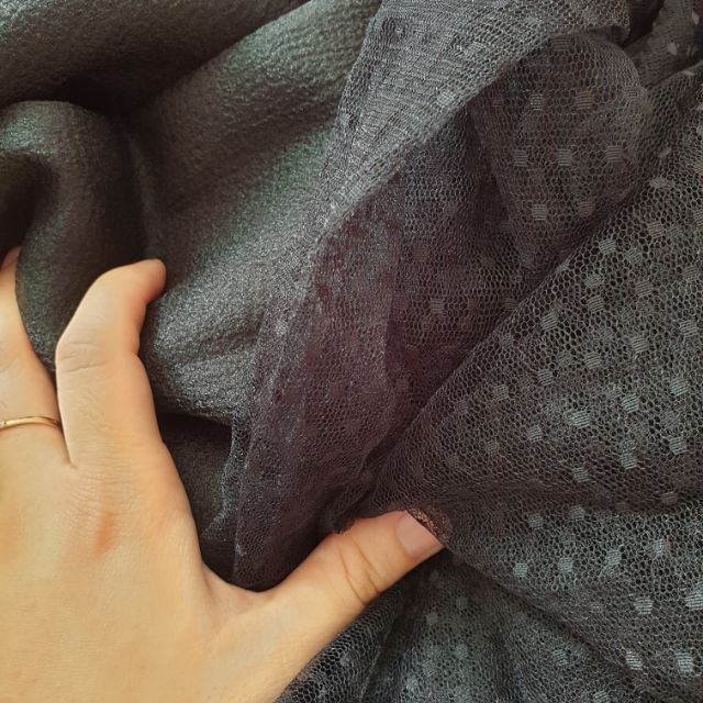 Vải ren đen hơn 8m