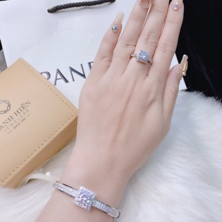 vòng nhẩn hột vuông mạ bạch kim