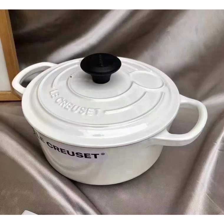AI AN 14- Nồi gang Le Creuset Mickey size 18cm, dùng nấu các món, decor trưng bày gian bếp, quà tặng tân gia