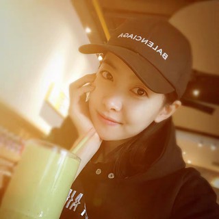 Nón Lưỡi Trai Đuôi Dài Trắng - Đen