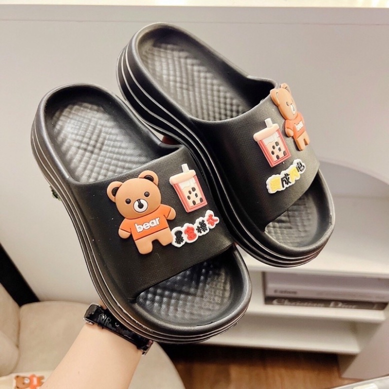 Dép bánh mì sóng Đính Sticker Gấu Trà Sữa Siêu Nhẹ Tăng độ dài 5cm - DL163