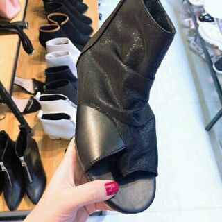 Bốt xỏ ngón siêu đẹp