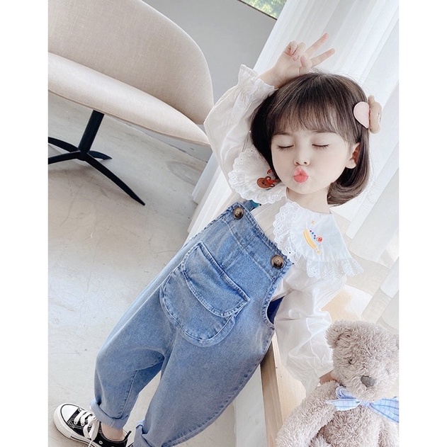 Bộ yếm jean áo sơmi thô mềm phối ren cho bé gái