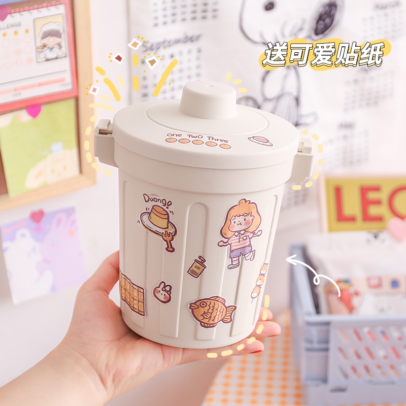 Thùng rác mini, hộp đựng nhỏ hình chiếc xô để bàn học bàn làm việc có nắp đậy tiện lợi 2 màu ghi và trắng Cute Shop