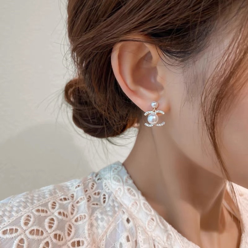 Bông tai đính ngọc đá trắng