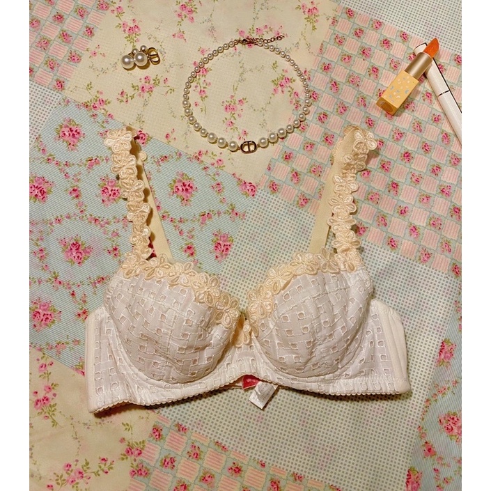Bra Vintage 2hand nhiều mẫu