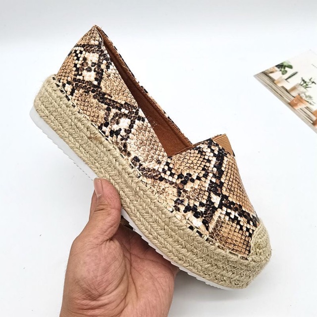 [SẴN 37,38] giày slipon họa tiết rắn đế cói cao 4cm xuất khẩu mẫu mới 2020