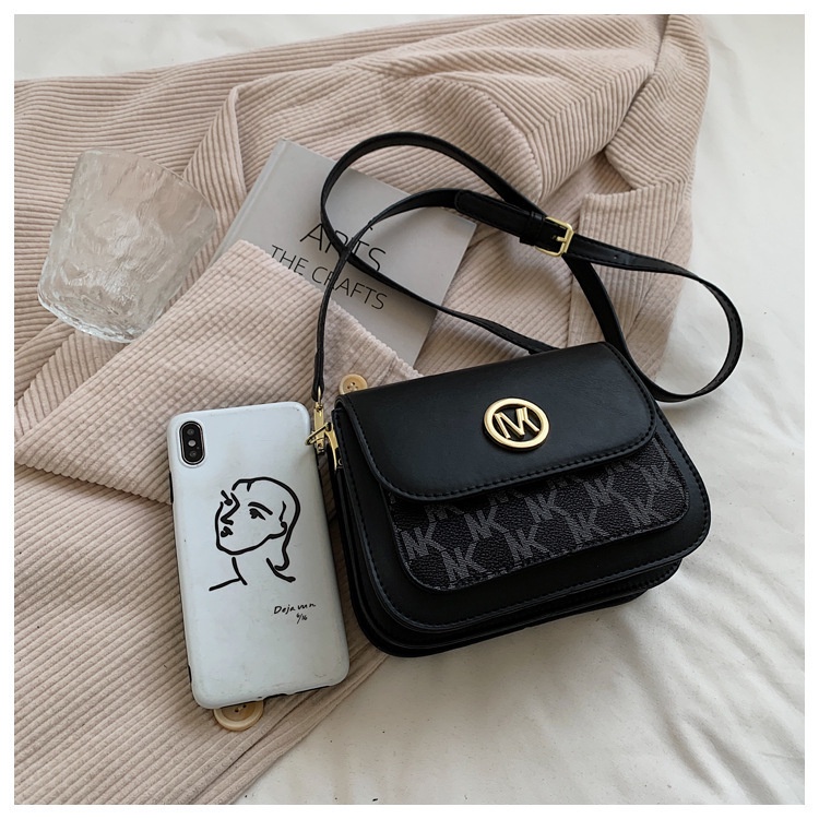 Túi đeo chéo nữ hai ngăn họa tiết chữ M trẻ trung BAG U MK2N