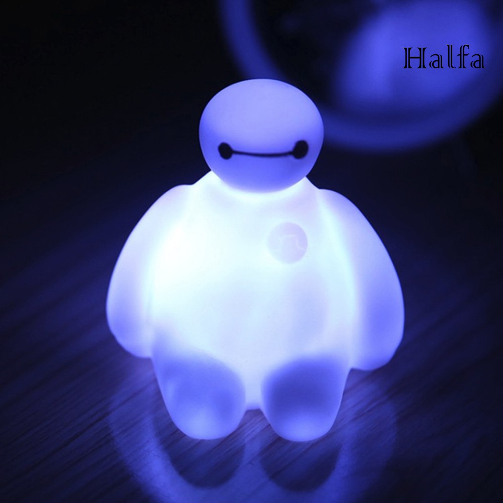 Đèn Ngủ Đổi Màu Hình Baymax Dễ Thương