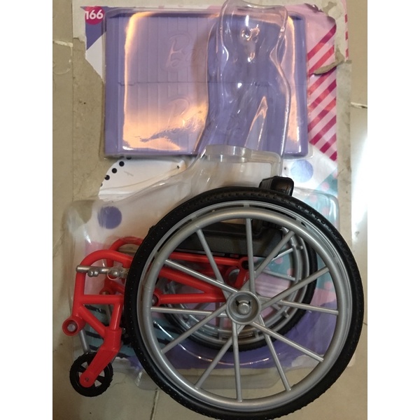 Xe lăn cho búp bê Barbie. Tách hộp mới