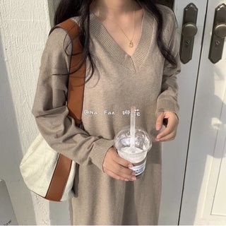 Váy len dài cổ V