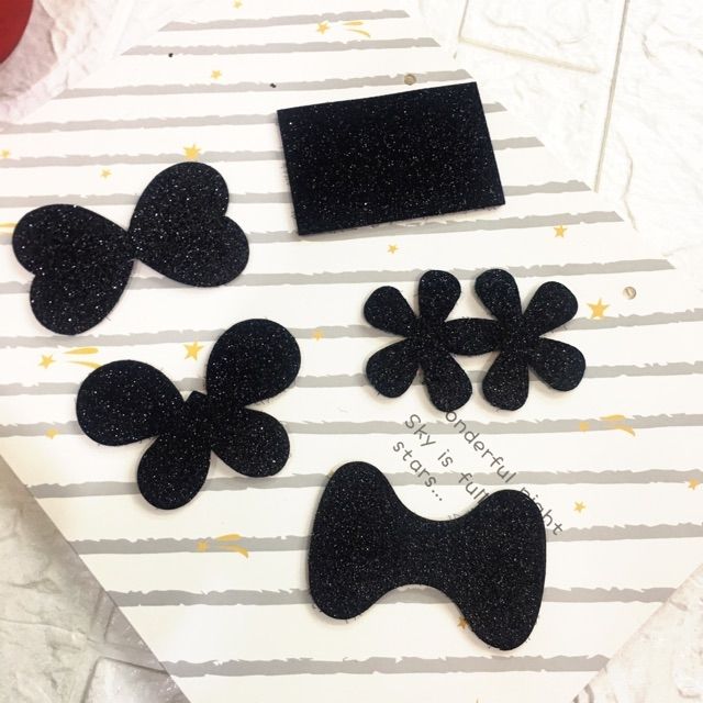 Dán  mái  nơ pha lê