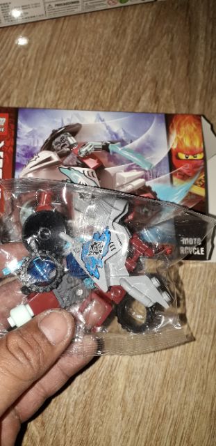 Lắp ráp 1 hộp LegoNagnjq mô tô JY501 có nhiều chi tiết bằng nhựa ABS