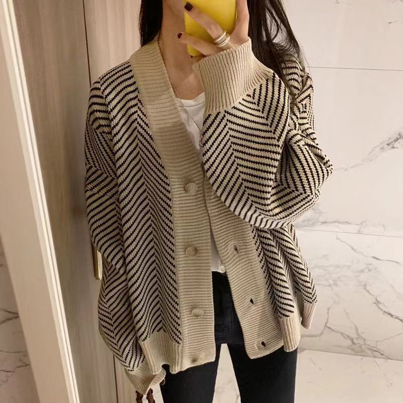 Áo khoác len cardigan cổ chữ V sang trọng