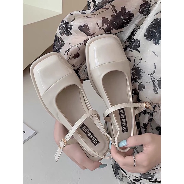 Pass nhanh xăng đan màu be size 37