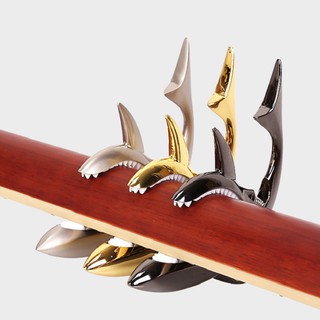 Capo guitar cá mập chọn màu