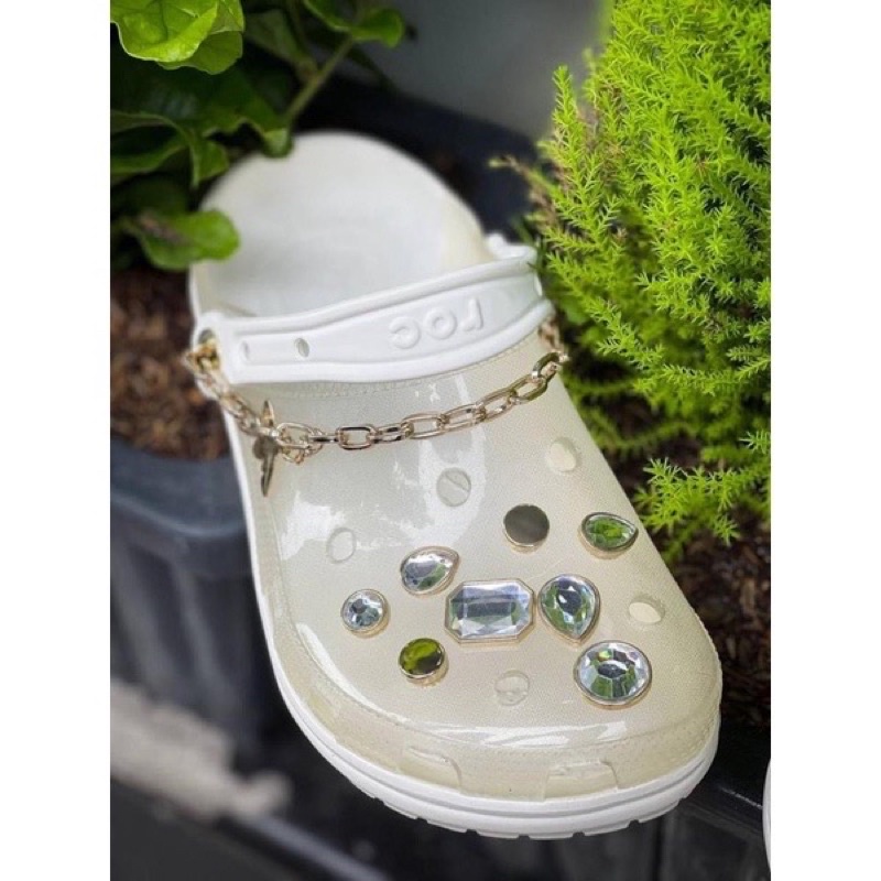 Sục Cross nhựa trong có gắn charm thời trang