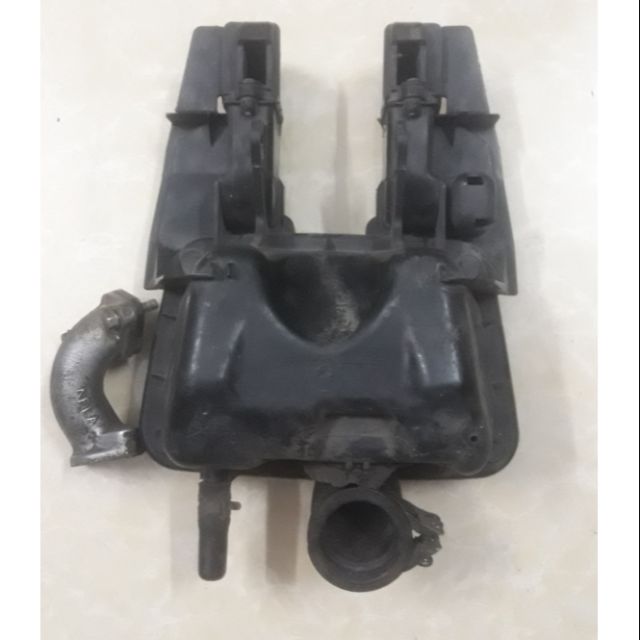 Pô e và co xăng fu1  rin rã xe.nguyên xi.có trầy.