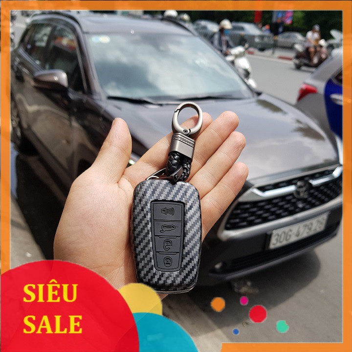 Bọc khóa carbon bảo vệ chìa khóa xe Toyota Corolla Cross, Camry 2019 kèm móc đeo INOX