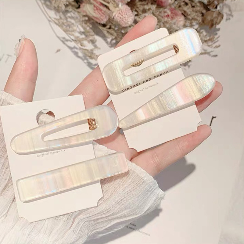 Kẹp tóc mái phong cách Hàn Quốc đơn giản cho nữ