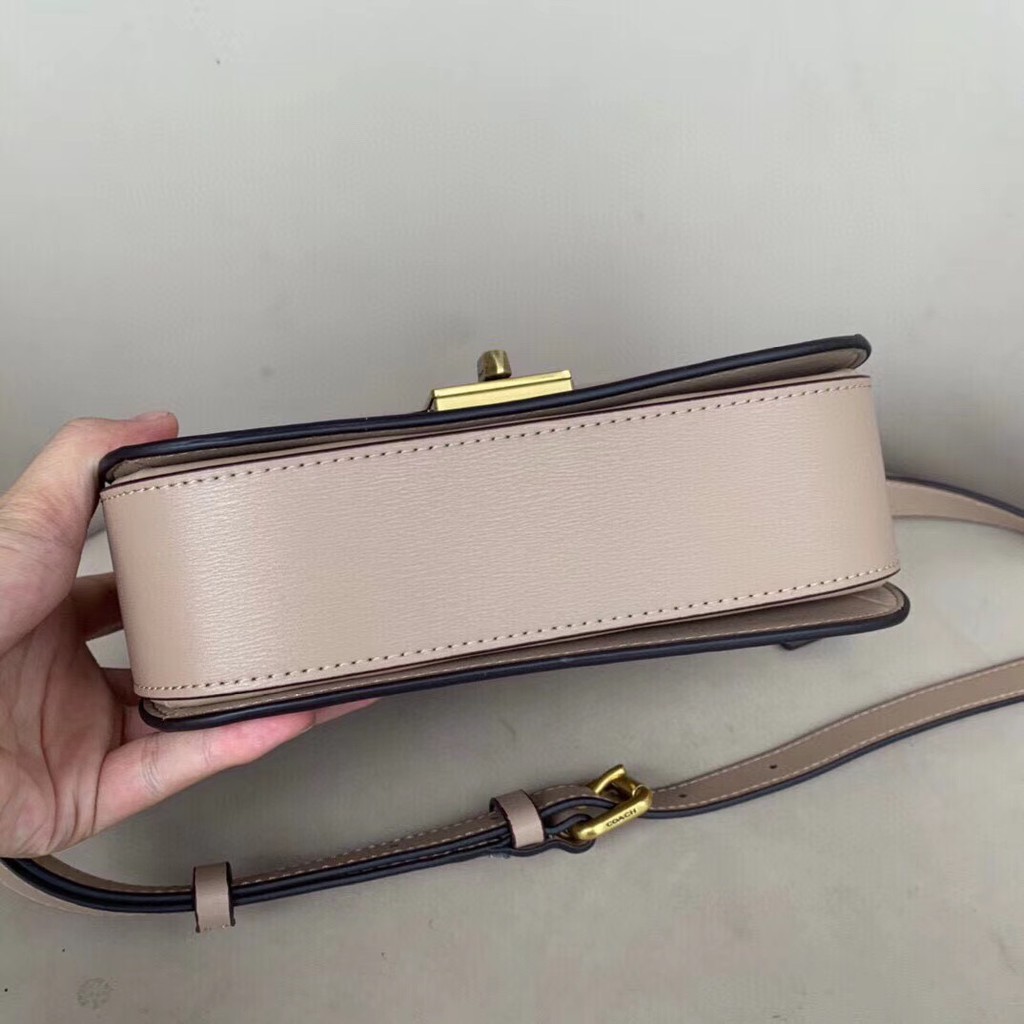 ⭕️ TUI COACH DA HUTTON SADDLE 610