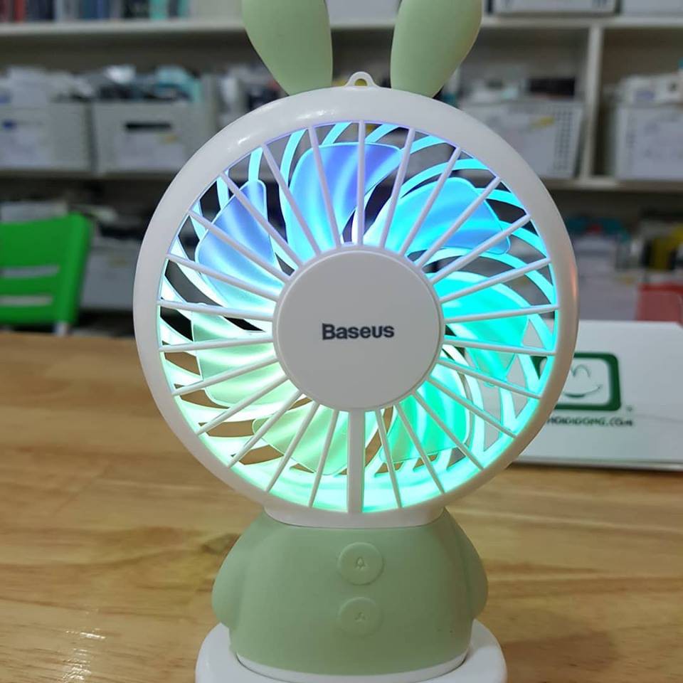 Quạt mini đang năng Baseus đèn 16 triệu màu