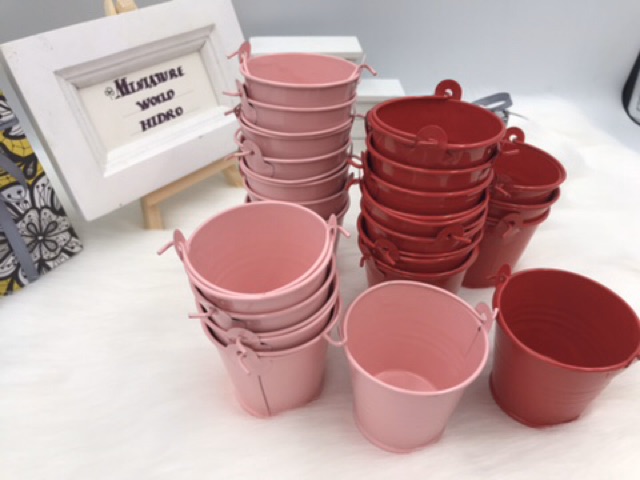 Xô thiếc mini trang trí nhà búp bê. Decor bàn làm việc. Đạo cụ chụp hình.