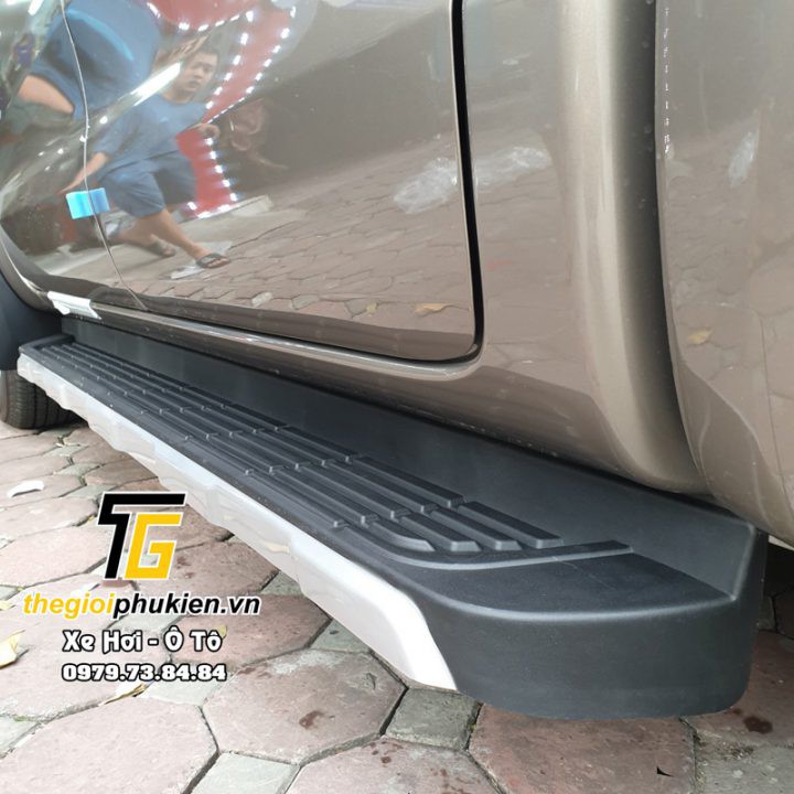 Mazda BT50, BT-50 - Bệ lên xuống xe, bậc dẫm chân cho ô tô