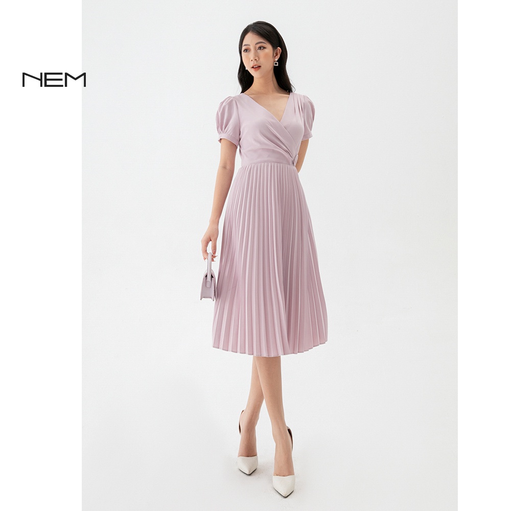 [Mã INCU50 giảm 50K đơn 250K] Đầm nữ thiết kế xếp ly NEM Fashion D50262 | BigBuy360 - bigbuy360.vn