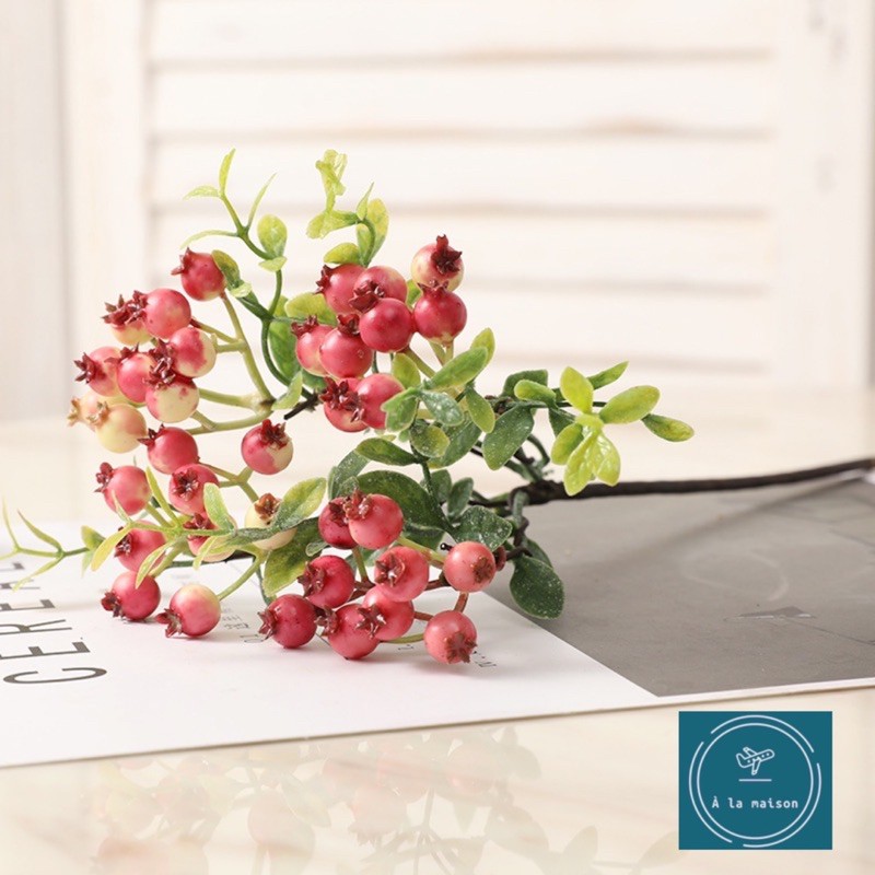 Cành lá berry cao 30cm dùng trong decor trang trí nhà cửa, hoa lụa cao cấp, hoa cưới.