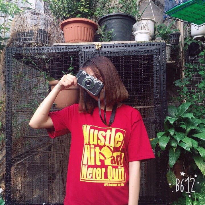 Áo thun tay ngắn Hustle