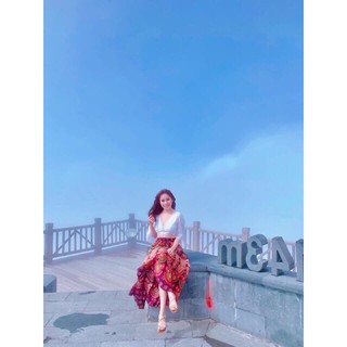 Áo croptop Thêu cổ V hở lưng