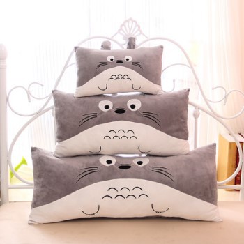 GỐI ÔM NHỒI BÔNG TOTORO Size 60x35 cm