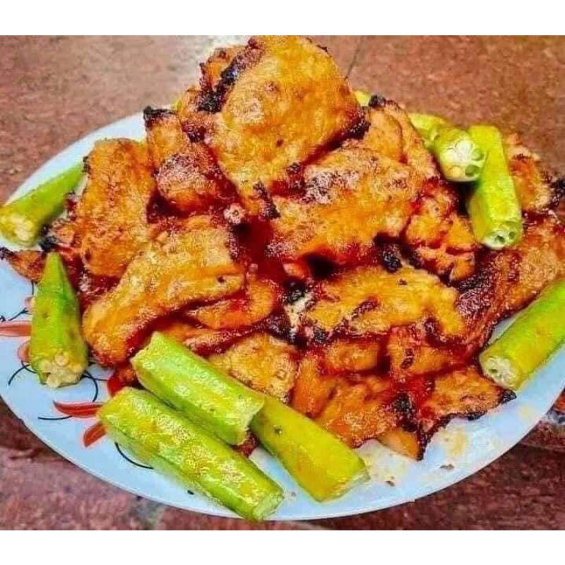 Vú heo ướp sẵn. 500g kèm chao.