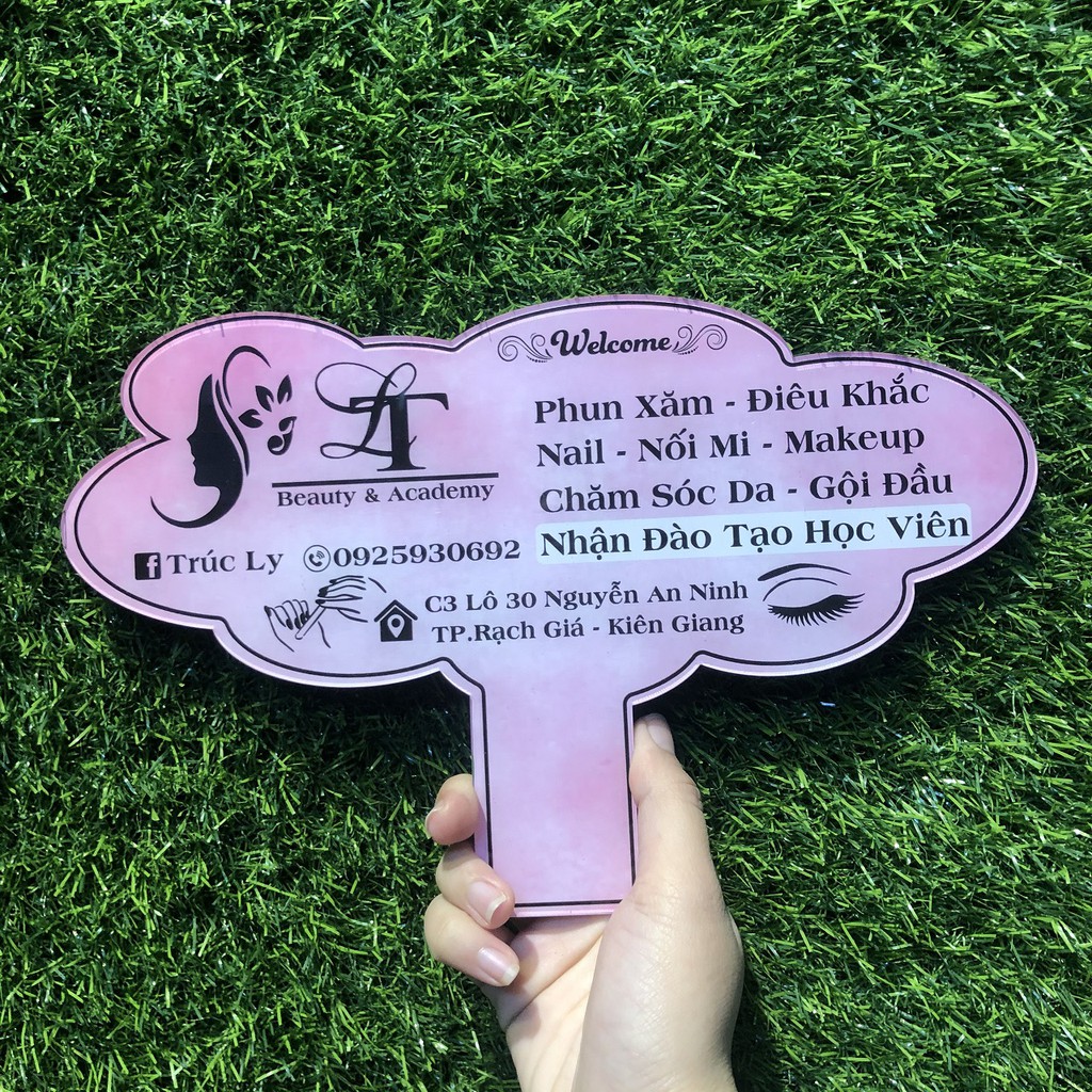 Bảng hiệu cầm tay chụp hình sản phẩm bằng mica - Đạo cụ bán hàng online hiệu quả nhất